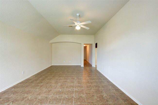 Building Photo - 14839 Fir Knoll Way