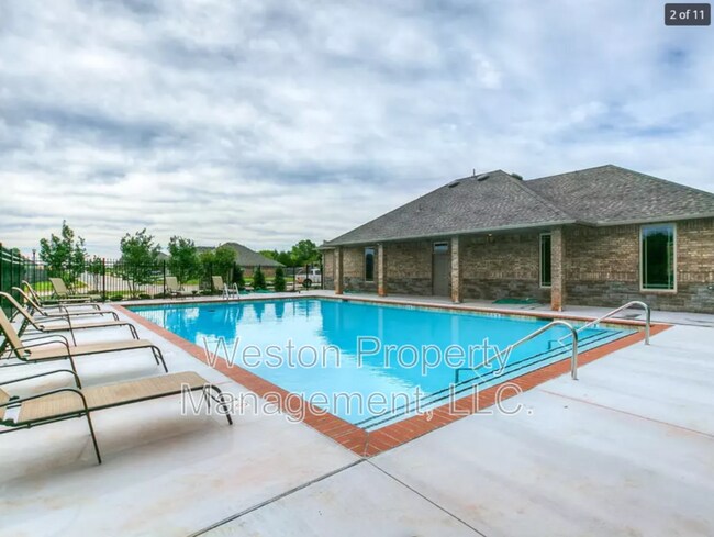 Building Photo - 2932 NW 196th Pl