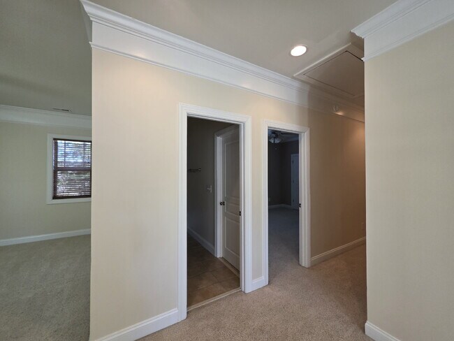 Building Photo - Spacious 4-Bedroom Home for Rent in Kings Grant Fayetteville – 15 Minutes from Fort Bragg