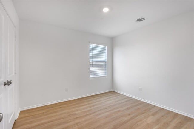 Building Photo - 1125 Largemouth Ln