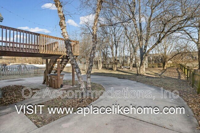 Building Photo - 313 S Darrowby Dr