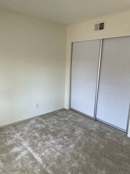 Room #1 Main floor - 21112 Rose