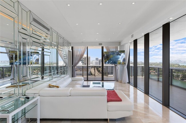 Building Photo - 5875 Collins Ave