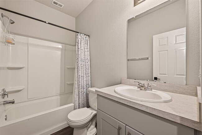 Building Photo - 10411 Meadow Saffron Dr