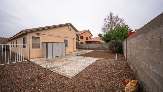 Building Photo - Beautiful Single Story Home with New Floor...