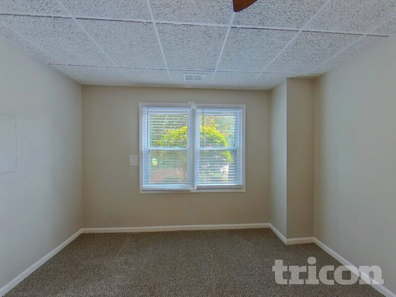 Building Photo - 117 Fawn Cir