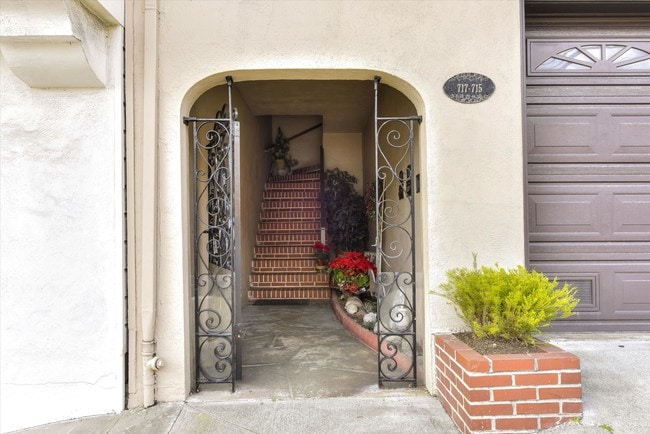 Building Photo - 715 30th Ave