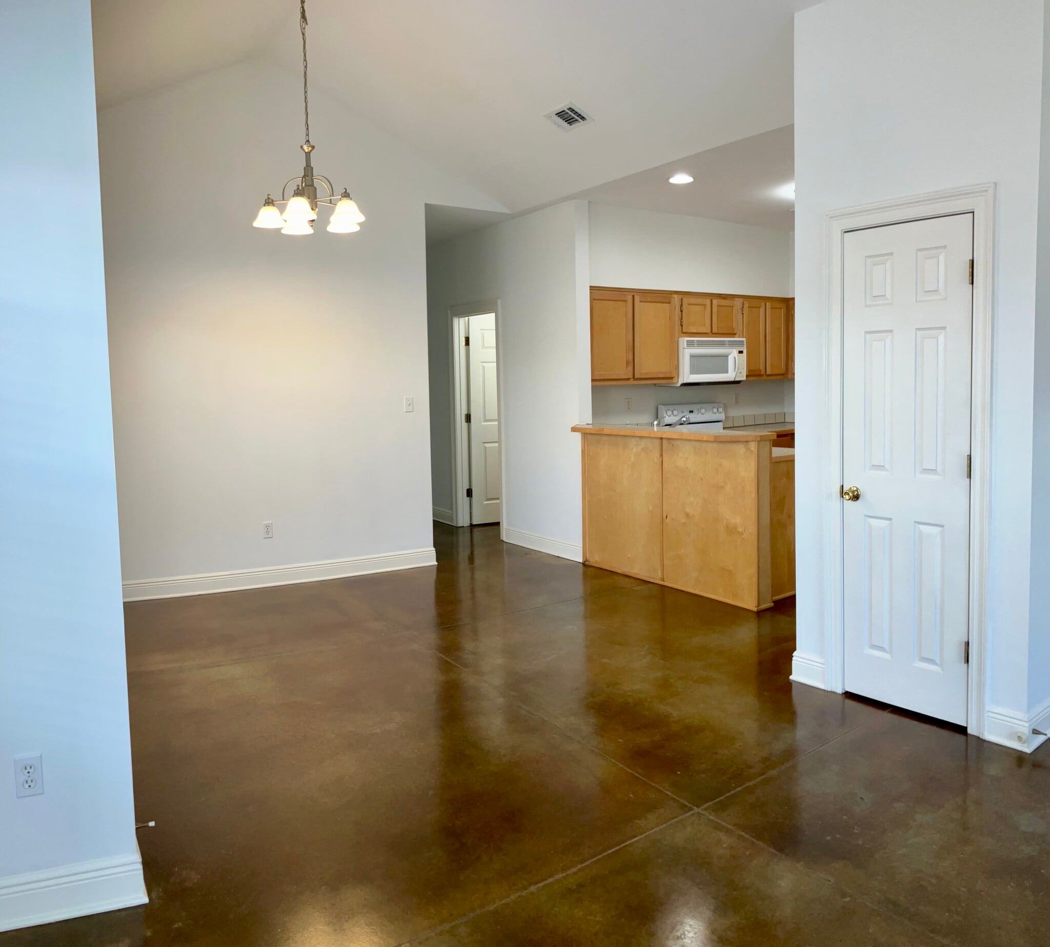Building Photo - 912 Singley Ave