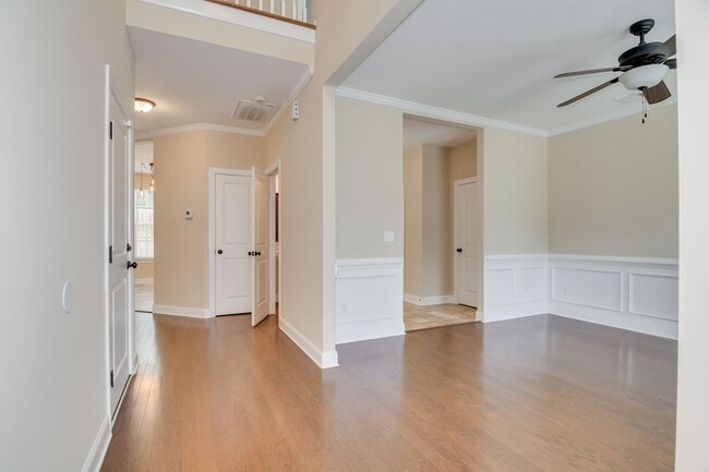 Building Photo - Canterbury Farms - 4 Bed 2.5 Bath