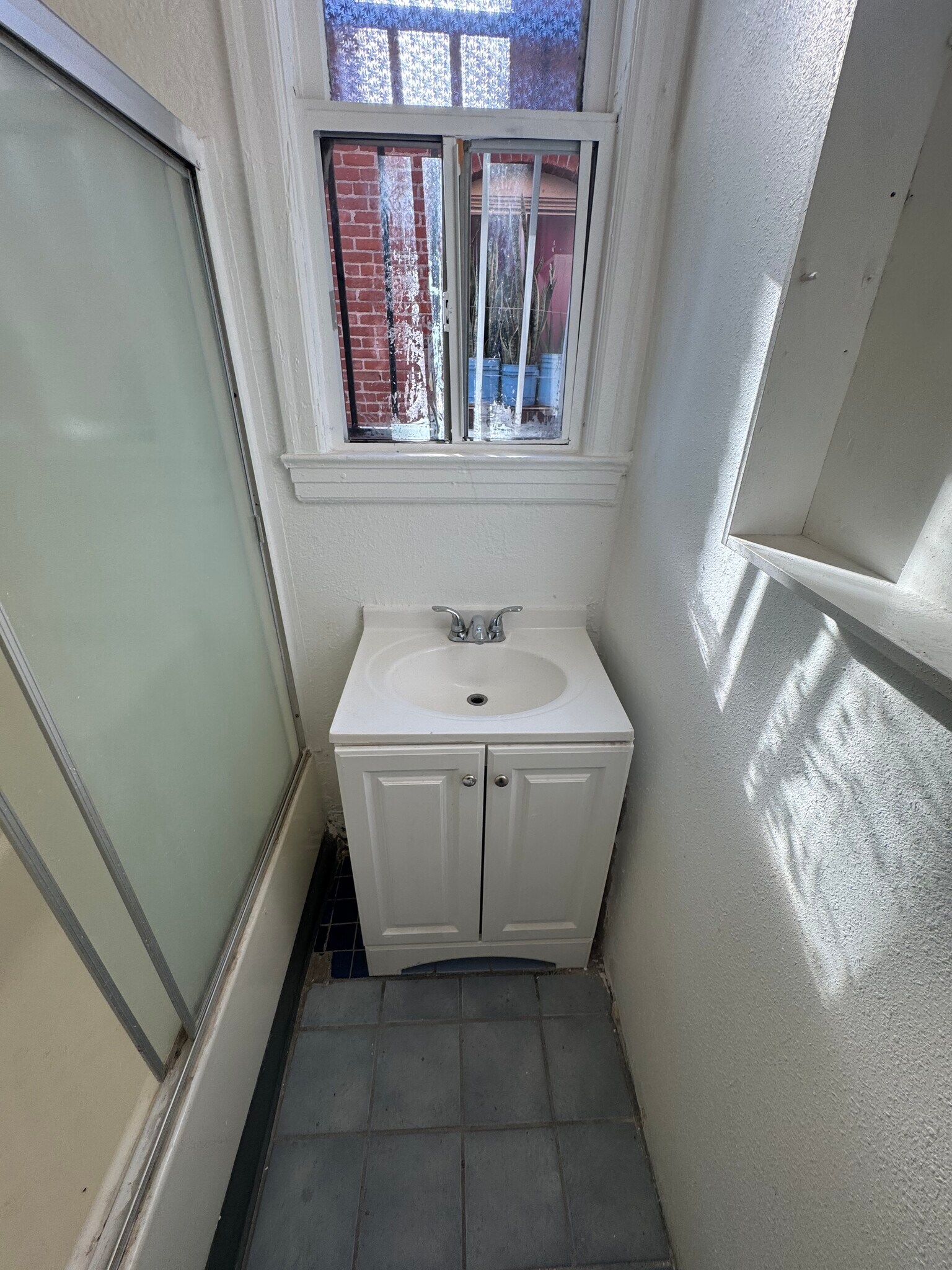 Building Photo - 256 W Florence Ave