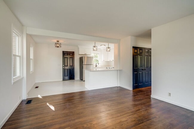 Building Photo - Great Belair Rental