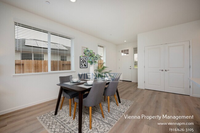 Building Photo - 551 Fox Hunt Wy