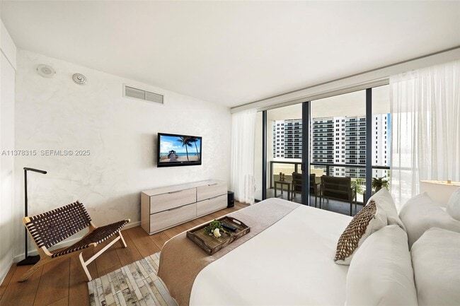 Building Photo - 2201 Collins Ave