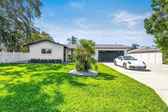 Primary Photo - 3436 Manatee Dr SE