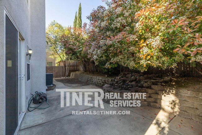 Building Photo - 6530 Aster Ct