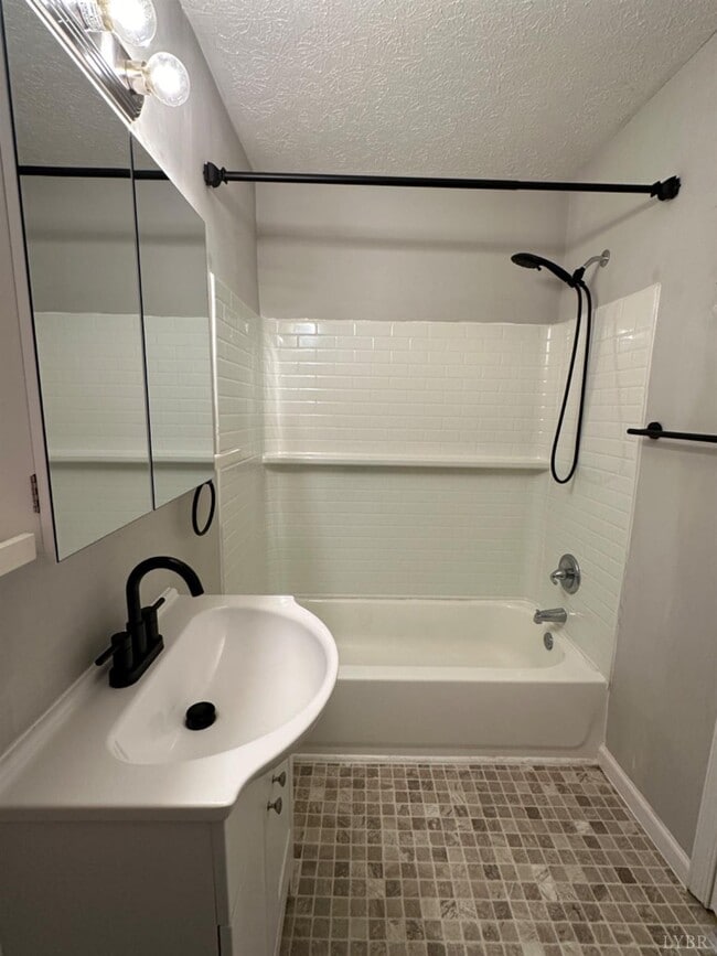 Building Photo - 601 Jackson St