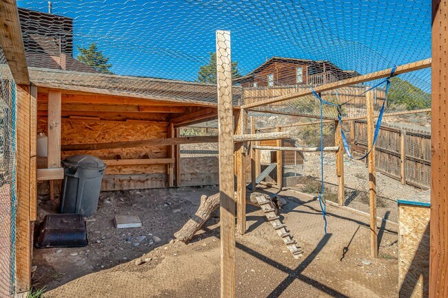 Building Photo - Charming 3-Bedroom Family Home in Orchard Mesa with Incredible Views!!!
