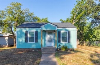 Building Photo - 926 Sunset Dr