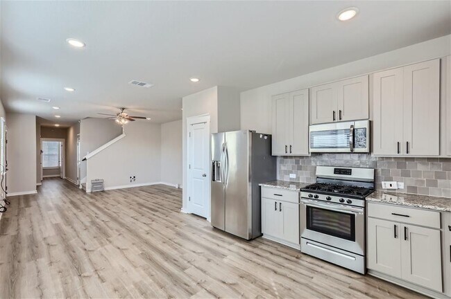 Building Photo - 2233 Rocoso Trl