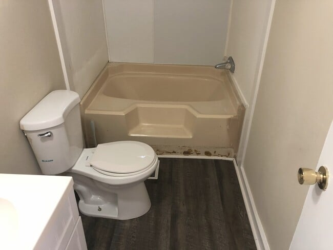 Building Photo - 295 E Wright St