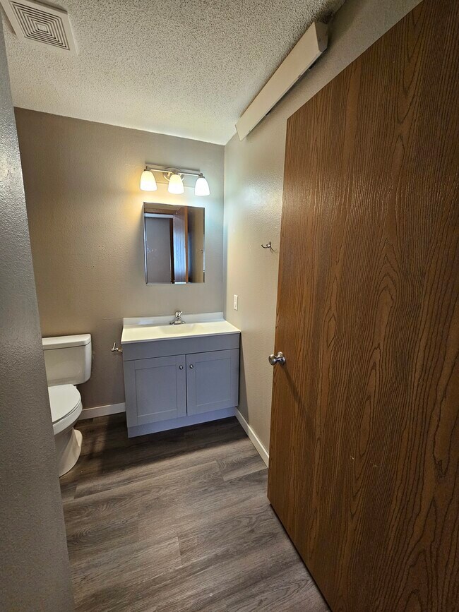 Building Photo - 8th & 8th Apartments