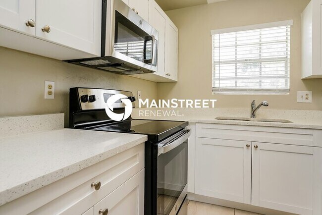 Building Photo - 3 Bedroom Pet-Friendly Home in Cape Coral, FL with Main Street Renewal