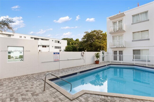 Building Photo - 3101 SW 27th Ave