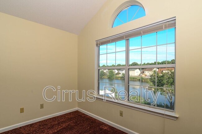 Building Photo - 381 Westview Dr
