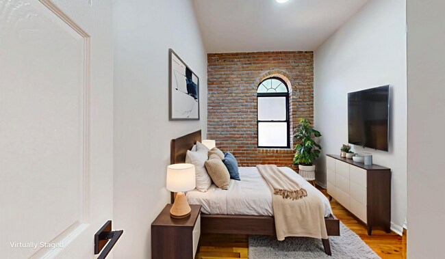 Building Photo - 436 Graham Ave