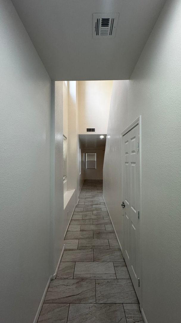 Building Photo - NW 3 BDRM Plus Loft