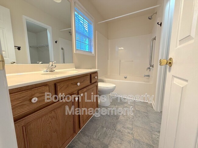 Building Photo - 3131 Ocalle Ln