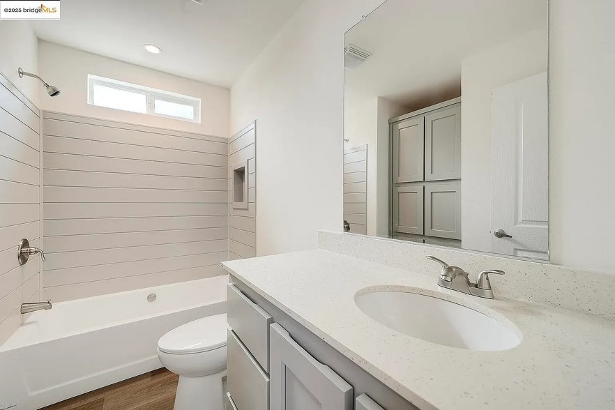 Building Photo - 9510 Harbor Dr