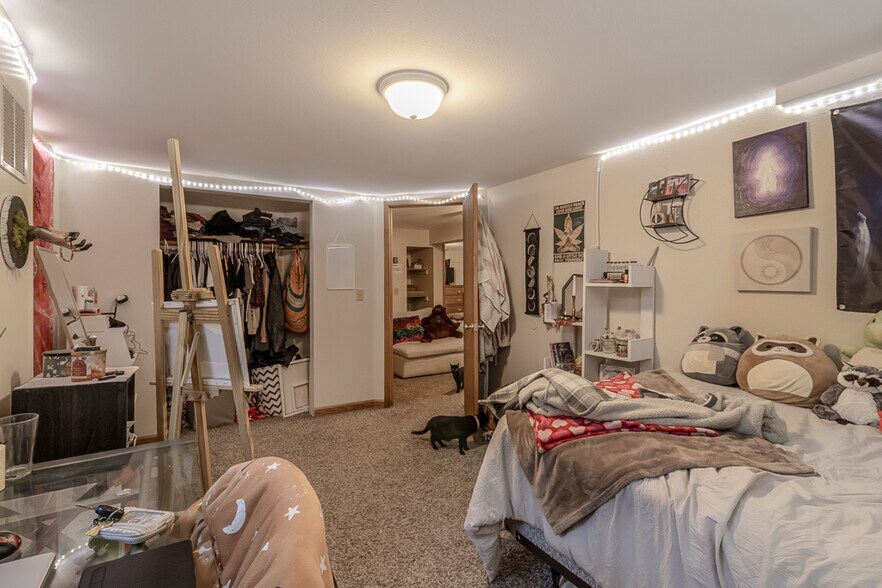 Building Photo - 119 E Welcome Ave