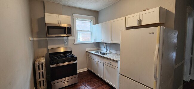 Building Photo - 7930 S Princeton Ave
