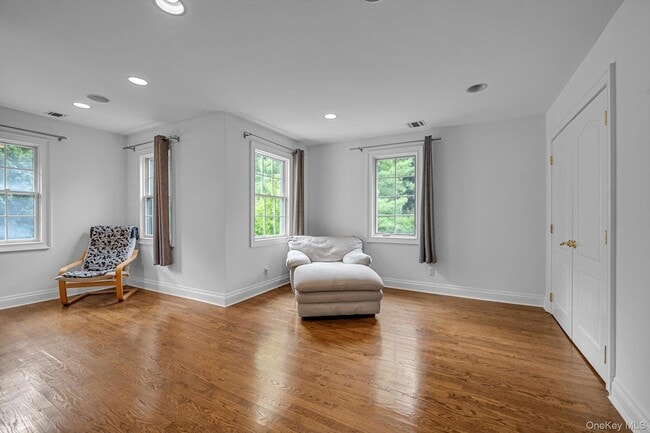 Building Photo - 87 Arleigh Rd