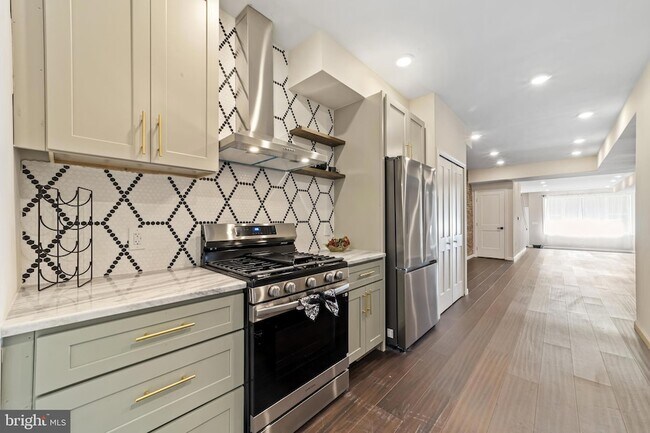 Building Photo - 4707 Sansom St
