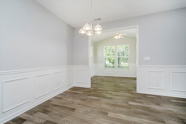 Building Photo - 9413 N Bayfield Dr