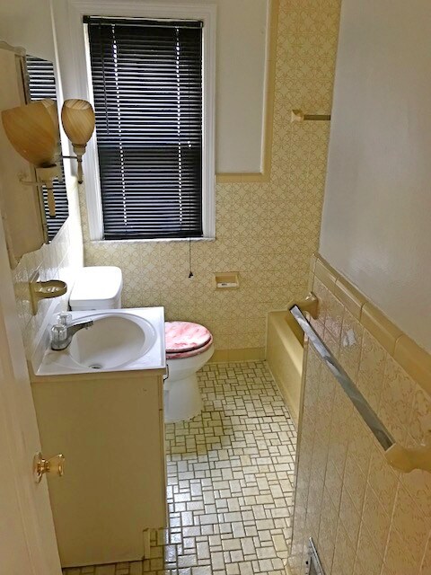 Building Photo - 16483 Manning St