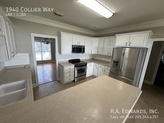 Building Photo - 1940 Collier Way