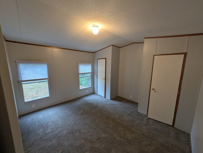 Building Photo - 51 Ransdell Ln