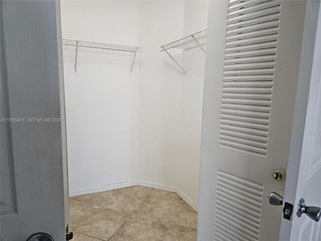 Building Photo - 5011 Wiles Rd