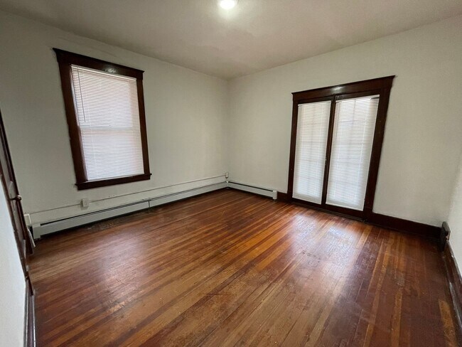 Building Photo - 1124 Lake Ave