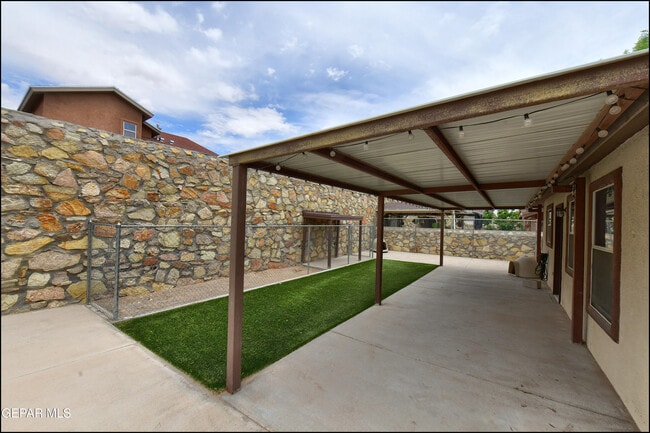Building Photo - 508 Covington Ridge Way