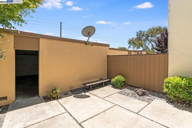 Building Photo - 1115 Camino Del Valle