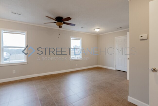 Building Photo - Charming 4 Bedroom in Campobello!