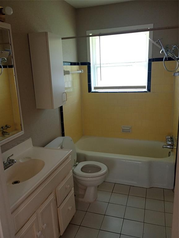 Building Photo - 4034 McDermed Dr