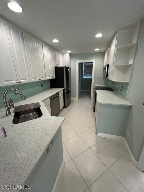 Building Photo - 5565 Cove Cir