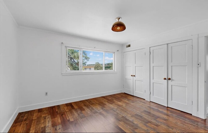 Building Photo - 3216 Villa St