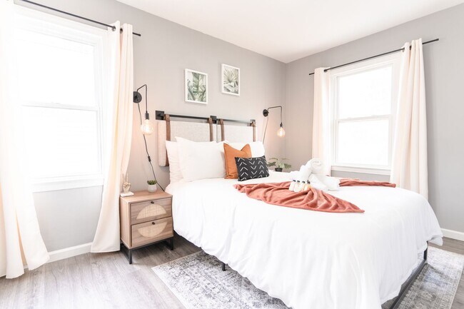 Building Photo - [STR] Fairgrounds Flat Located across Fairgrounds - Fully Furnished 2-Bedroom Home Near Downtown ...