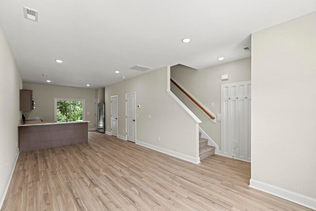 Building Photo - 100 Loren Rd